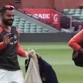 जब अपना ही डांस देखकर निकल पड़ी विराट कोहली की हंसी