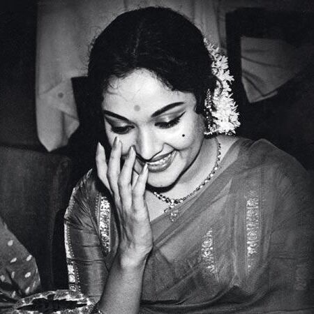 BDAY SPL : इलाज के दौरान डॉक्टर के प्यार में दीवानी हो गई थी ये अभिनेत्री BDAY SPL : इलाज के दौरान डॉक्टर के प्यार में दीवानी हो गई थी ये अभिनेत्री