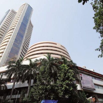 बाजार में तूफानी तेजी, 460 अंक उछल 34,761 पर बंद हुआ सेंसेक्स - निफ्टी 10,450 के पार, मजबूत हुआ रुपया