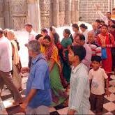 यह खबर जरूर पढ़े, अगर आप परिक्रमा मंदिर में लगाते हैं तो...