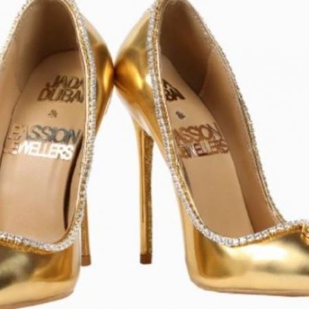 करोड़ों में है, इस सामान्य सी दिखने वाली सैंडल की कीमत जानिए क्यों...