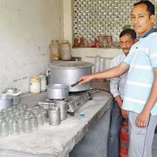 चाय बेचकर यह युवक बना पीसीएस अधिकारी, जानिए संघर्ष की कहानी