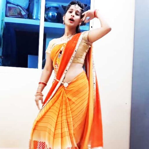 भोजपुरी गाने पर इस लड़की का डांस मचा रहा धमाल, बेहद पसंद किया जा रहा है VIDEO