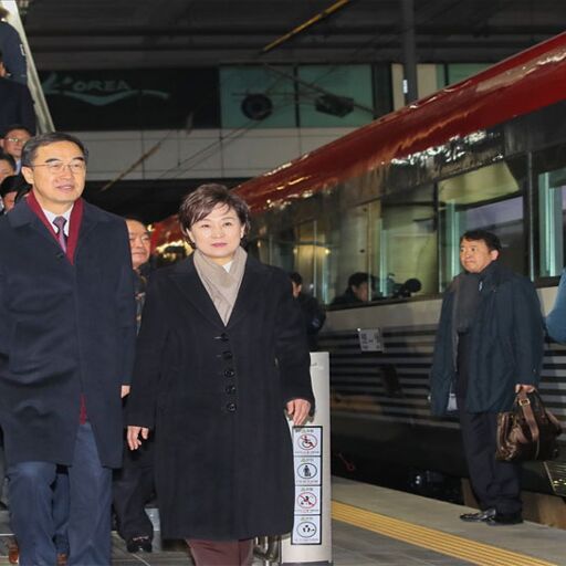 दक्षिण और उत्‍तर कोरिया में जुड़ेंगे सड़क और रेल मार्ग,