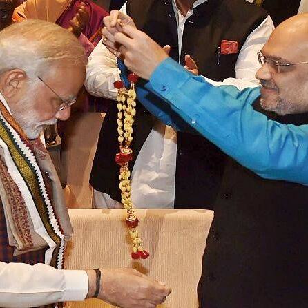 बीजेपी संसदीय दल की बैठक के दौरान भावुक हुए पीएम मोदी, शाह को दिया जीत का श्रेय