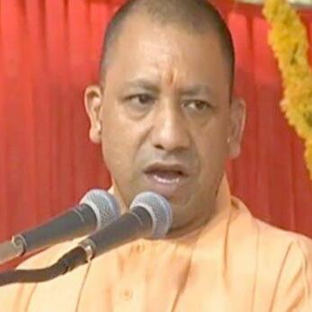 CM योगी आदित्यनाथ ने कहा- सवा करोड़ इज्जत घर बनने से स्वच्छता को मिला मुकाम CM योगी आदित्यनाथ ने कहा- सवा करोड़ इज्जत घर बनने से स्वच्छता को मिला मुकाम