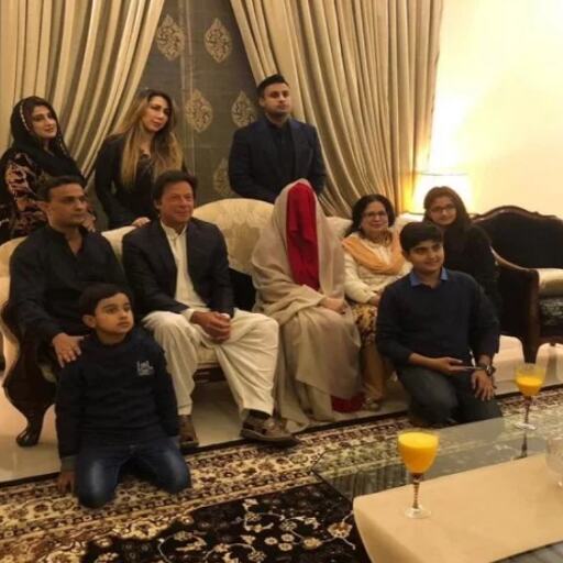 इमरान खान ने तीसरी बार किया निकाह, लाहौर में आध्यात्मिक गुरु मनेका के घर हुई रस्म अदायगी