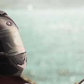 कैमरे वाला हेलमेट कीमत बाइक से भी महंगी आपके इशारों पर करेगा काम