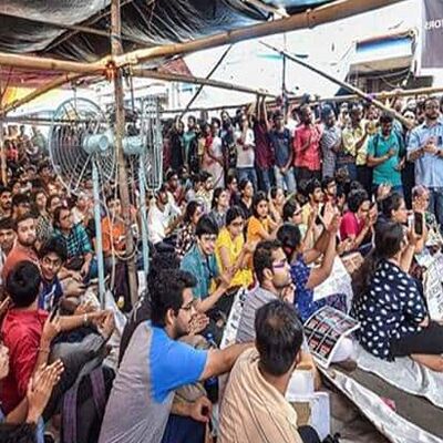 वडोदरा में डॉक्टरों का प्रदर्शन: देशव्यापी हड़ताल वडोदरा में डॉक्टरों का प्रदर्शन: देशव्यापी हड़ताल