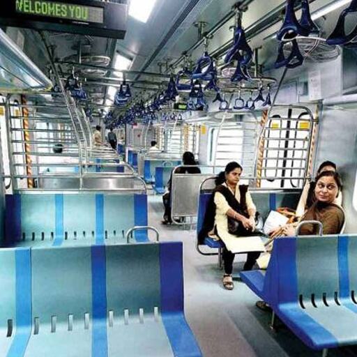 आज से मुंबई AC लोकल में सफर करना हुआ महंगा, जानें जेब पर पड़ेगा कितना असर