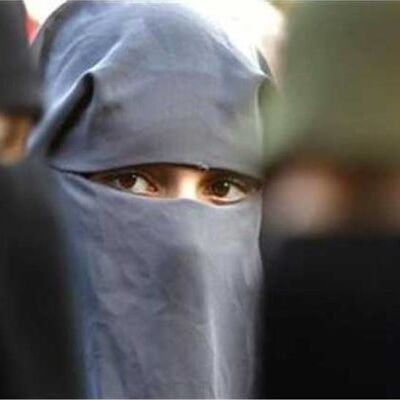 इलाज के बहाने ओमान से पत्नी को भेजा हैदराबाद, फिर व्हाट्सऐप पर दे दिया तलाक इलाज के बहाने ओमान से पत्नी को भेजा हैदराबाद, फिर व्हाट्सऐप पर दे दिया तलाक