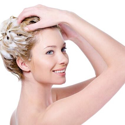 शैम्पू कैसे करे बालो को जानिए टिप्स...