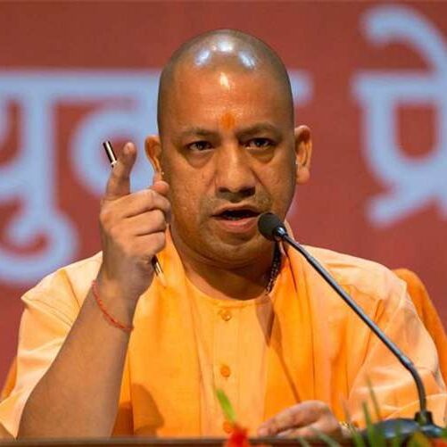 योगी ने वसुंधरा और रूपाणी को छोड़ा पीछे, मिलेगी ट्रॉफी