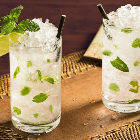 हेल्थी एंड कूल कूल कोकोनट मोजिटो, अपने मेहमानों को पिलाएं... हेल्थी एंड कूल कूल कोकोनट मोजिटो, अपने मेहमानों को पिलाएं...