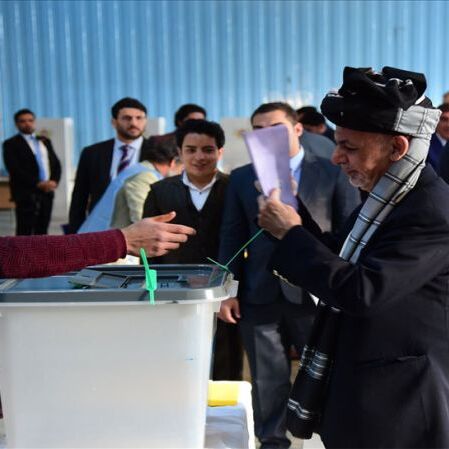 अफगानिस्तान: मतदान के दौरान आतंकियों ने किया हमला, 19 की मौत, सैकड़ों घायल