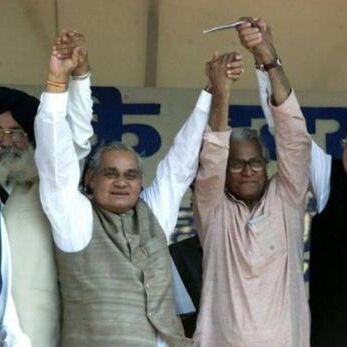 गठबंधन राजनीति के महायोद्धा अटल, ऐसे साधी 24 दलों की सरकार