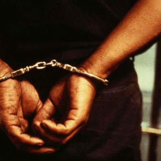 नोएडा पुलिस के हत्थे चढ़ा 25 हजार का इनामी बदमाश, लाखों की लूट को दे चुका है अंजाम नोएडा पुलिस के हत्थे चढ़ा 25 हजार का इनामी बदमाश, लाखों की लूट को दे चुका है अंजाम