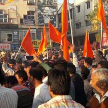 पद्मावत: SC में 4 राज्यों, करणी सेना के खिलाफ अवमानना की अर्जी, सोमवार को सुनवाई