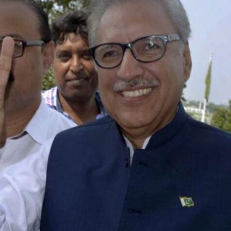 पाकिस्तान के नए राष्ट्रपति के रूप में आरिफ अलवी ने ली शपथ पाकिस्तान के नए राष्ट्रपति के रूप में आरिफ अलवी ने ली शपथ