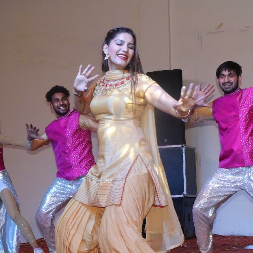 संतकबीर नगर में सपना चौधरी ने कैसे बिखेरा जलवा