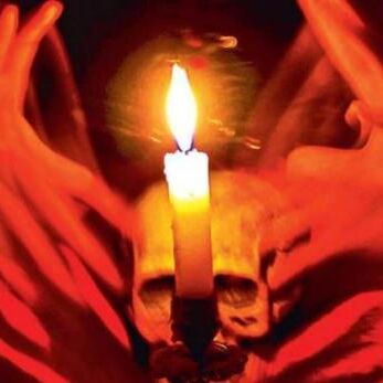 काले जादू से छुटकारे के बहाने बाबा ने मांग लिया लड़की के प्राइवेट पार्ट का फोटो