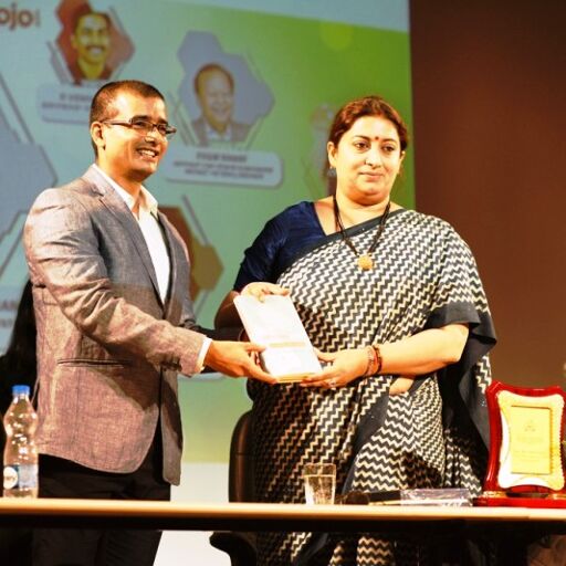 Smriti Irani Vouch for Women Entrepreneurs calls them more creditworthy Smriti Irani Vouch for Women Entrepreneurs calls them more creditworthy