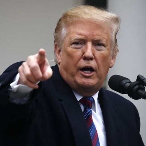 अमेरिका दीवार विवाद : राशि ना मिलने से नाराज ट्रंप ने बीच में छोड़ी बैठक