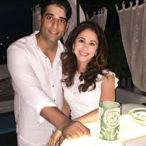 उर्मिला से 9 साल छोटे हैं उनके पति, ऐसे शुरू हुई थी प्रेम कहानी