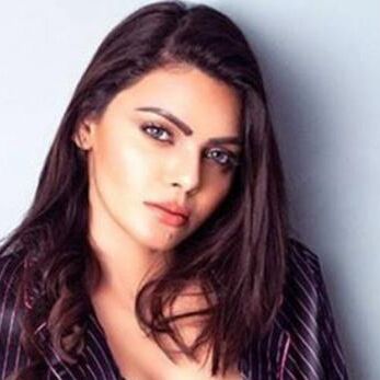 इंटरनेट पर वायरल हुई शर्लिन चोपड़ा की ये फोटो