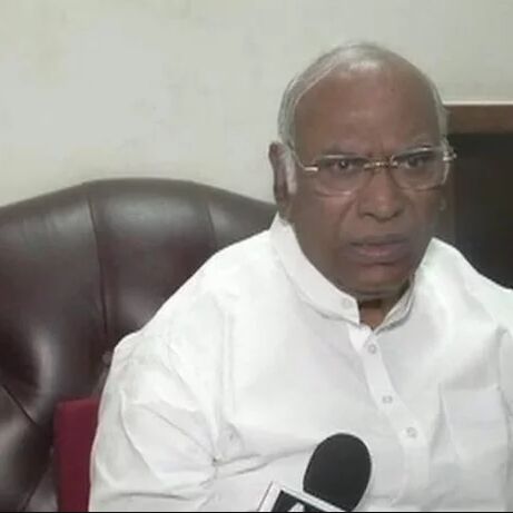 तोमर के बयान पर खड़गे बोले- संसद सदस्यों की छवि को हो रहा नुकसान, पीएम दें सफाई