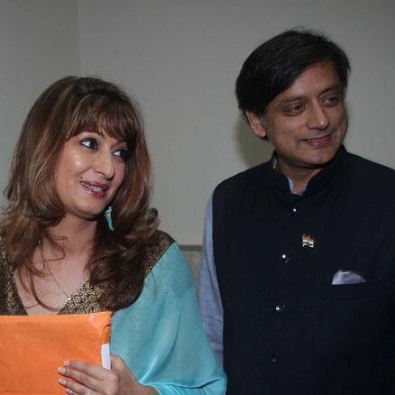 सुनंदा पुष्‍कर मौत मामला: बढ़ीं शशि थरूर की मुश्किलें, कोर्ट ने माना आरोपी