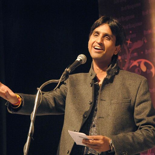 कुमार विश्वास से छिना प्रभार तो लिखा- पूजा का दीप नहीं डरता, षड्यंत्री आभाओं से