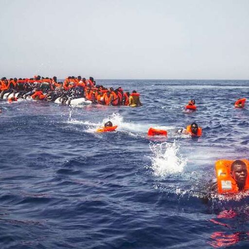 ट्यूनीशिया के नजदीक प्रवासियों से भरी नाव पलटी, 65 की मौत, चार महीनों में 164 की गई जान