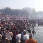 आज है शनिश्चरी अमावस्या, नेमावर के नर्मदा घाट पर हजारों ने किया स्नान