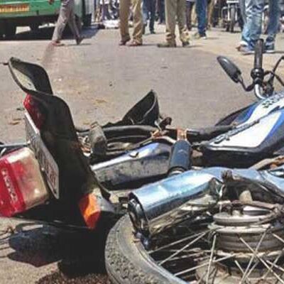 दो बाइक की आमने-सामने टक्कर में पांच लोग घायल