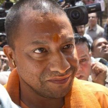 योगी सरकार बनाएगी अपने खर्च से मजदूरों के बच्चों को डाक्टर-इंजीनियर