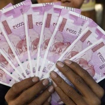 मध्य प्रदेश: बेटे ने पिता के 46 लाख रुपये चुराकर सहपाठियों में बांट दिए