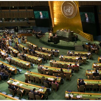 ट्रम्प ने स्वच्छ पर्यावरण की सहायता राशि में 2 अरब डॉलर की कटौती की, गरीब देशों के लिए और राशि जुटाएगा UN ट्रम्प ने स्वच्छ पर्यावरण की सहायता राशि में 2 अरब डॉलर की कटौती की, गरीब देशों के लिए और राशि जुटाएगा UN