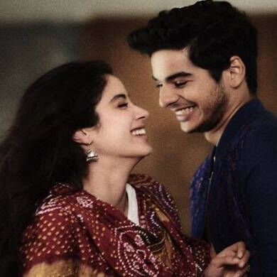 Video: जाह्नवी कपूर और ईशान खट्टर के मासूम रोमांस की झलक दिखाता है धड़क का टाइटल ट्रैक