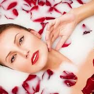 घर पर ले मिल्क स्पा का मज़ा, जानिए कैसे घर पर ले मिल्क स्पा का मज़ा, जानिए कैसे