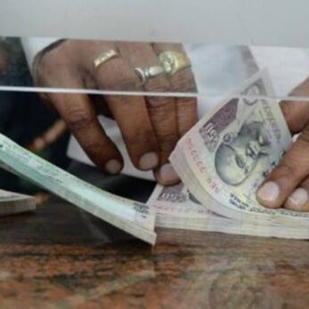 खाते में नहीं था मिनिमम बैलेंस, SBI ने ग्राहकों से वसूल लिए 1771 करोड़