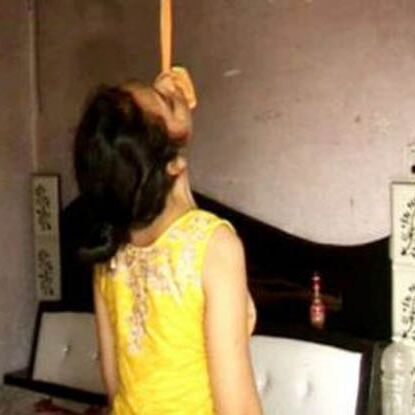 12 वर्षीय लड़की ने चूहे के लिए दे दी अपनी जान, वजह जानकर आप भी चौंक जाएंगे!