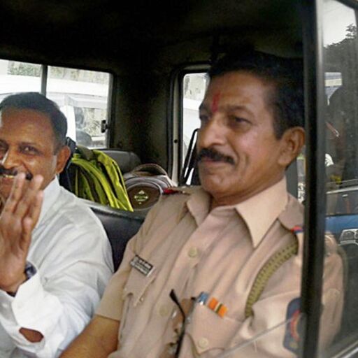 बड़ी खबर: मालेगांव ब्‍लास्‍ट मामले में साध्‍वी प्रज्ञा-लेफ्टिनेंट कर्नल पुरोहित पर से हटा MCOCA