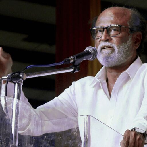 दक्षिण के सुपरस्टार बोले- जयललिता और करुणानिधि की खाली हुई सीट को भरने आया हूं