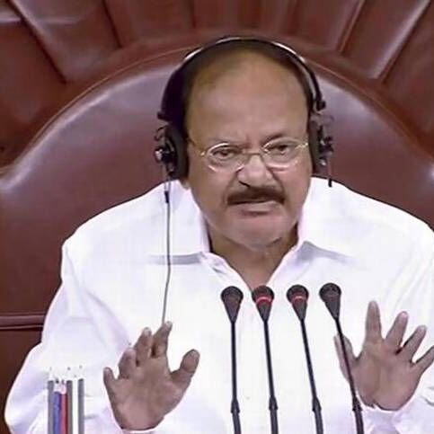 संसद के मानसून सत्र में वेंकैया ने किये दस भाषा में संवाद