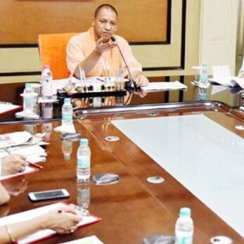 उपचुनाव में हार का असर, योगी ने रद्द किए सभी कार्यक्रम, अफसरों संग करेंगे बैठक