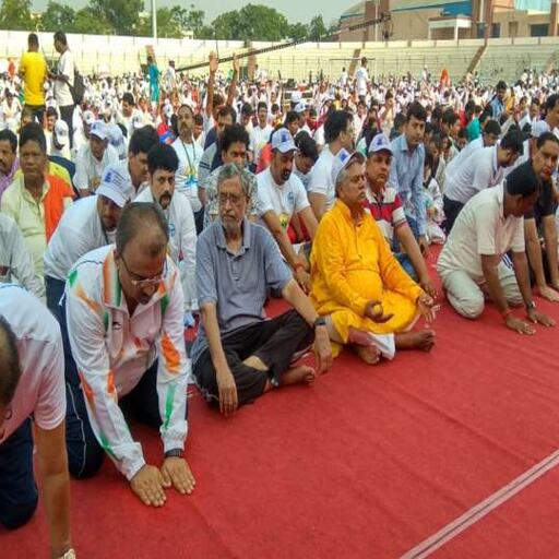 भाजपा-जदयू के मंत्रियों ने साथ किया योग, नहीं दिखे CM नीतीश भाजपा-जदयू के मंत्रियों ने साथ किया योग, नहीं दिखे CM नीतीश