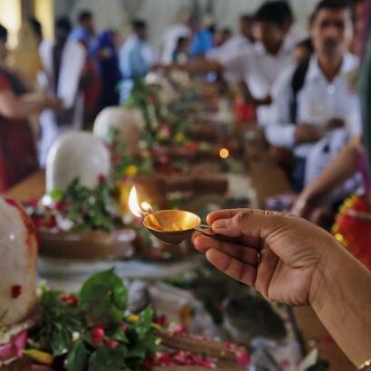 पूजा के दौरान इन बातों का रखें विशेष ध्यान, वरना लगेगा पाप पूजा के दौरान इन बातों का रखें विशेष ध्यान, वरना लगेगा पाप
