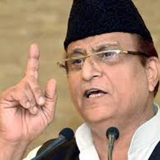 सुनामी में रामपुर में जादू बरकरार: आजम खान सुनामी में रामपुर में जादू बरकरार: आजम खान