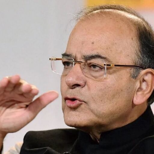 टैक्स न चुकाने वाले हो जाएं सावधान, सरकार ने वसूले 26500 करोड़ रुपये